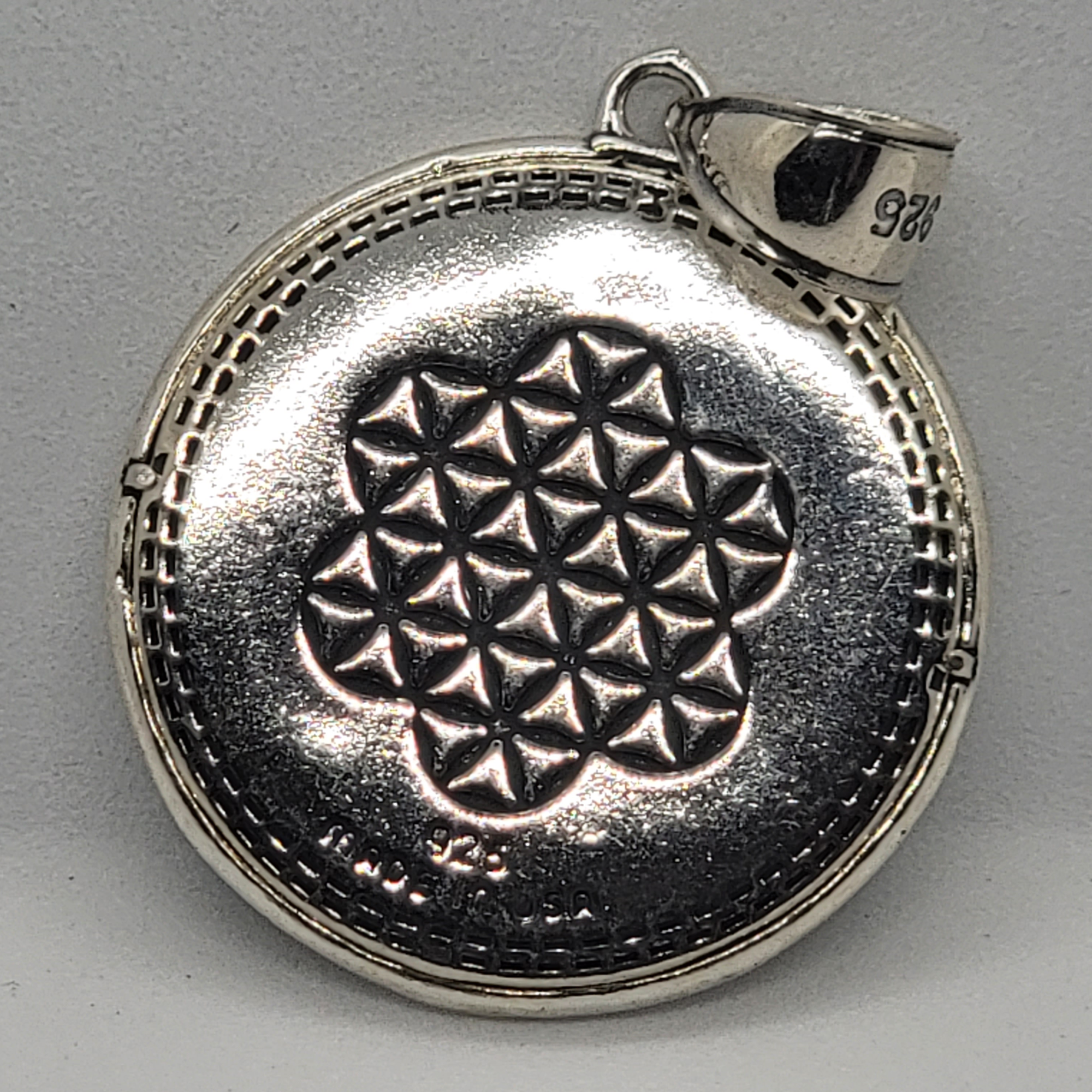 Single-BioCell Locket